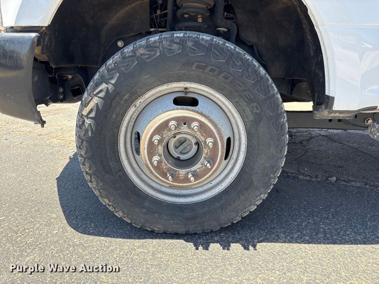 image for item FC2213 2019 Ford F350 Super Duty XL bucket truck