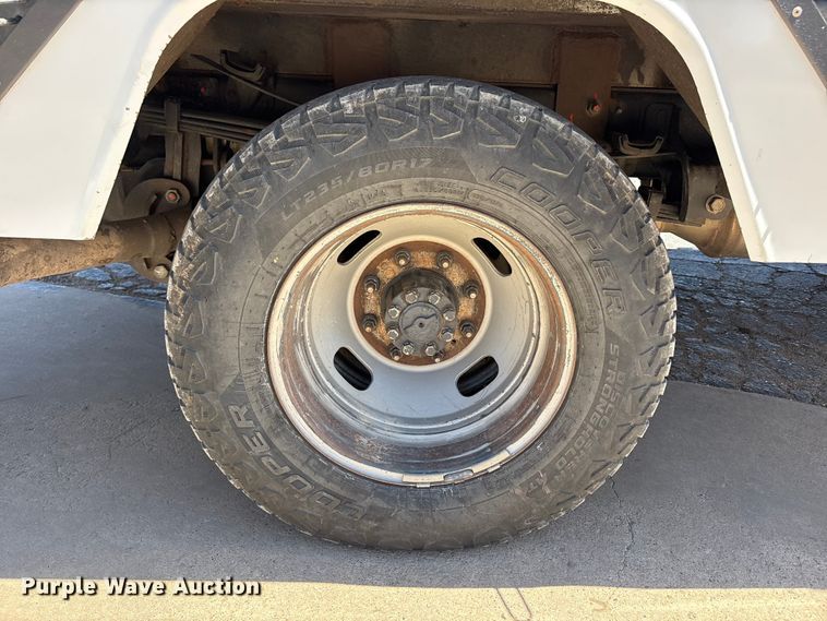 image for item FC2213 2019 Ford F350 Super Duty XL bucket truck