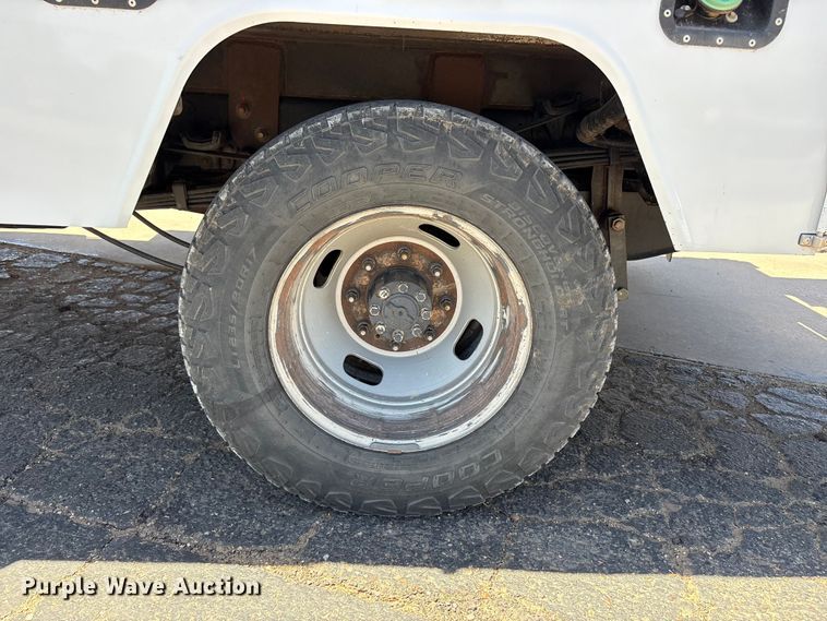 image for item FC2213 2019 Ford F350 Super Duty XL bucket truck
