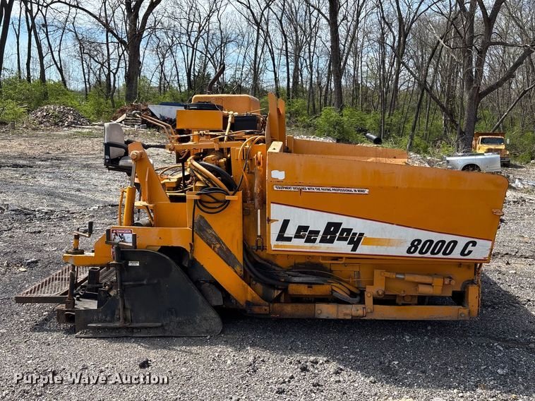 image for item FC4556 2002 Lee-Boy 8000C paver