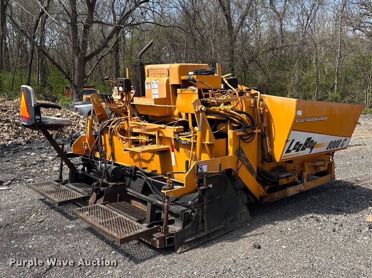 image for item FC4556 2002 Lee-Boy 8000C paver