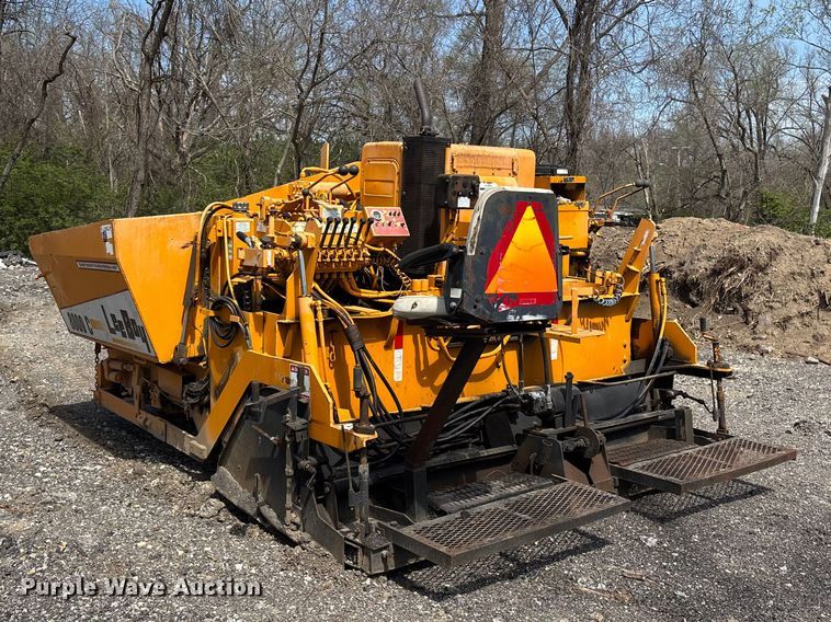 image for item FC4556 2002 Lee-Boy 8000C paver
