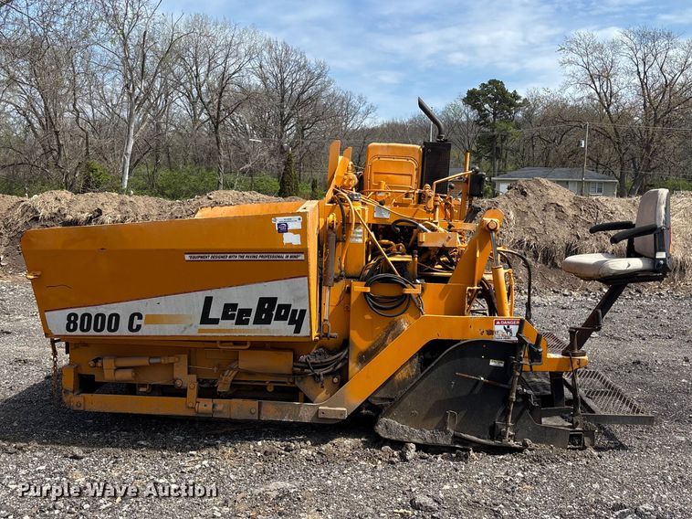 image for item FC4556 2002 Lee-Boy 8000C paver