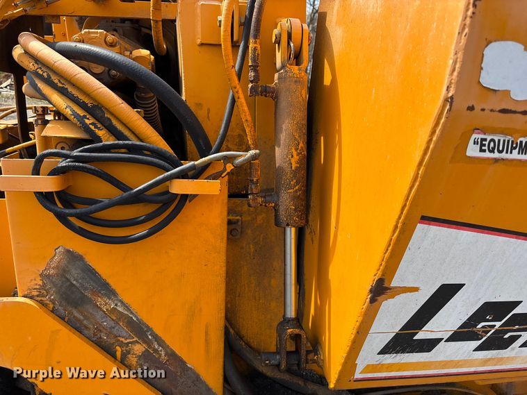 image for item FC4556 2002 Lee-Boy 8000C paver