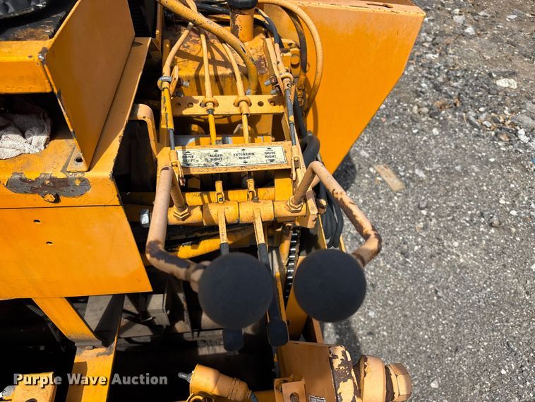 image for item FC4556 2002 Lee-Boy 8000C paver
