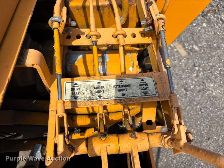 image for item FC4556 2002 Lee-Boy 8000C paver