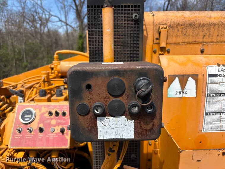 image for item FC4556 2002 Lee-Boy 8000C paver