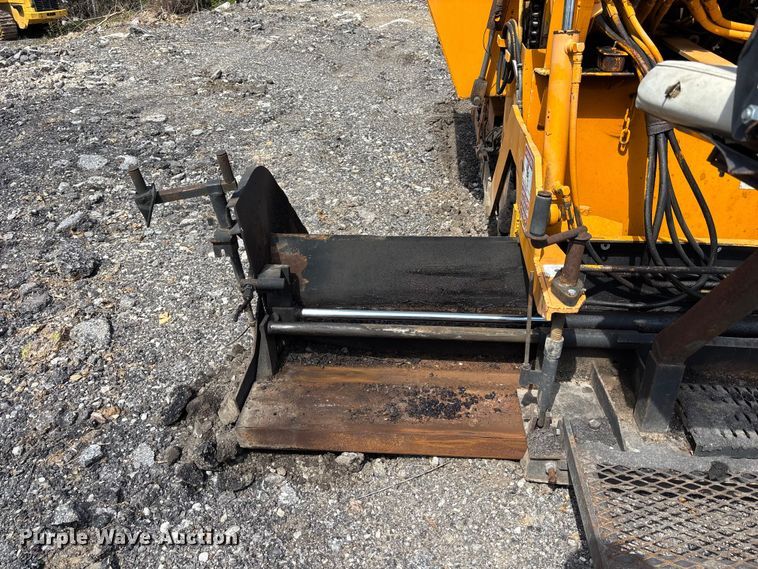 image for item FC4556 2002 Lee-Boy 8000C paver