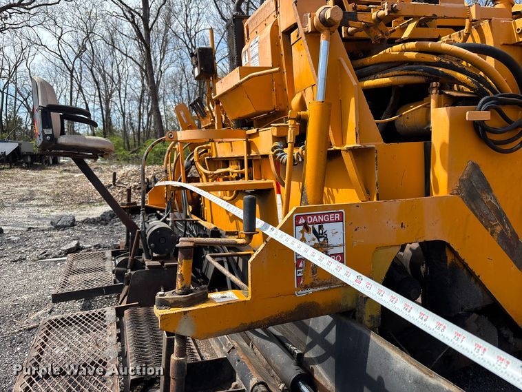 image for item FC4556 2002 Lee-Boy 8000C paver