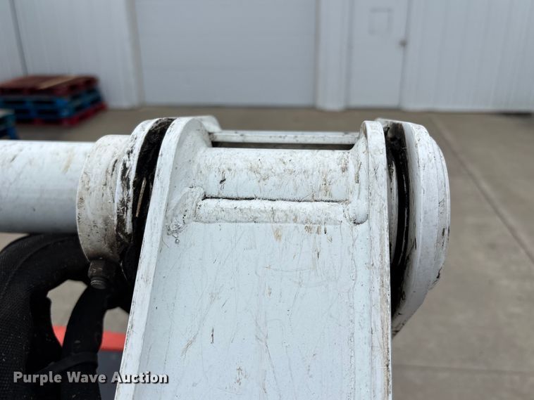 image for item FC4568 2017 Bobcat S570 skid steer loader