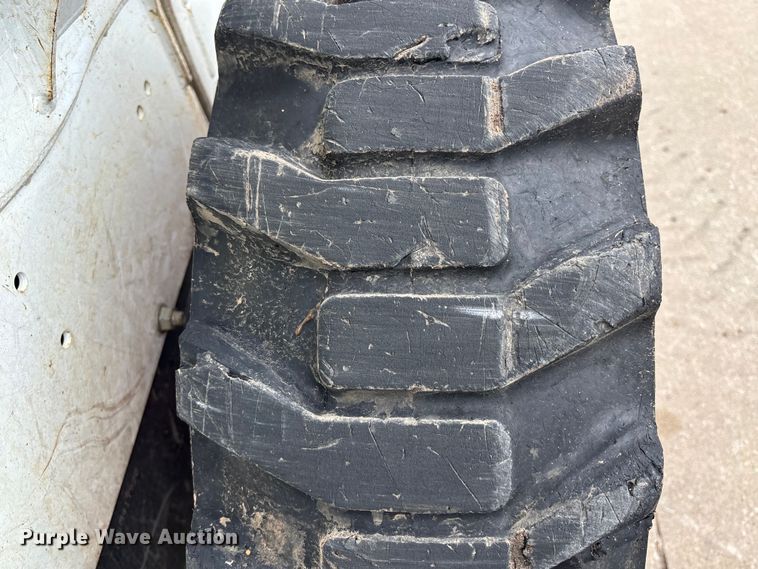 image for item FC4568 2017 Bobcat S570 skid steer loader