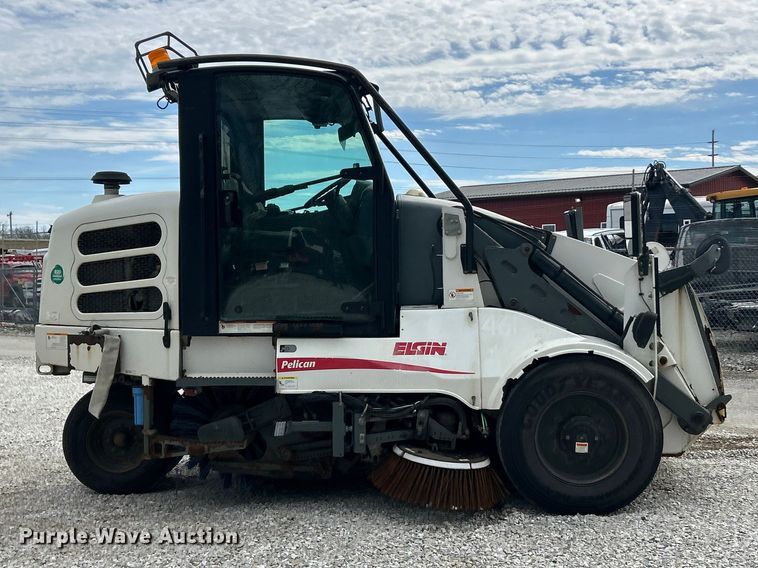 image for item FC5297 Elgin Pelican NP street sweeper