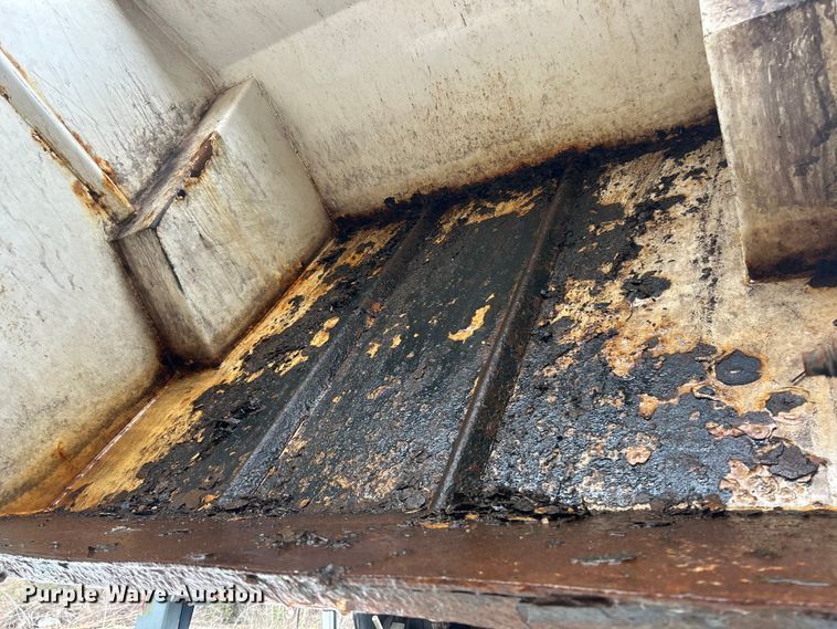 image for item FC5297 Elgin Pelican NP street sweeper