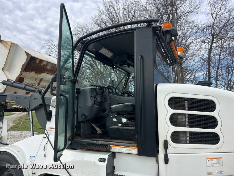 image for item FC5297 Elgin Pelican NP street sweeper