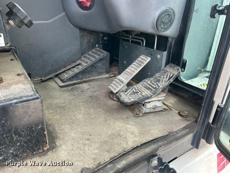 image for item FC5297 Elgin Pelican NP street sweeper