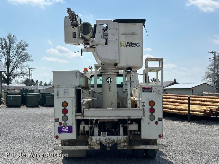 image for item FC5309 2005 International 4300 bucket truck
