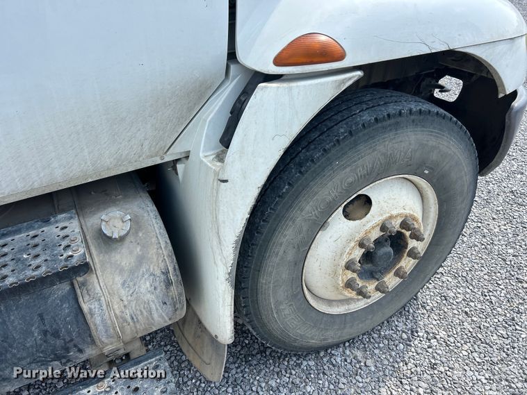 image for item FC5309 2005 International 4300 bucket truck