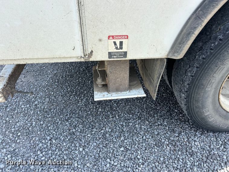 image for item FC5309 2005 International 4300 bucket truck