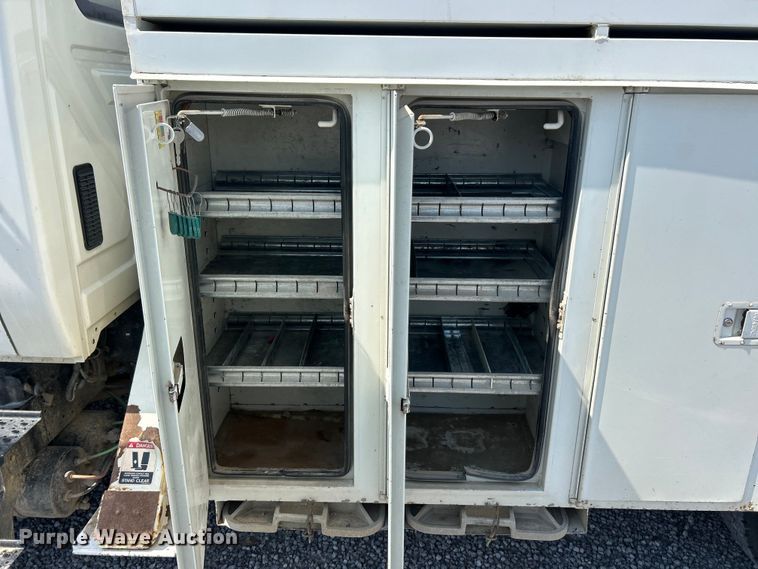 image for item FC5309 2005 International 4300 bucket truck