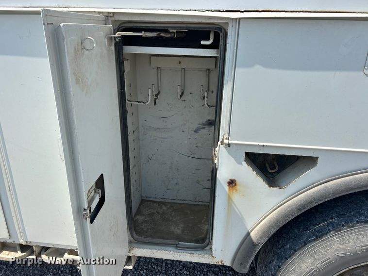 image for item FC5309 2005 International 4300 bucket truck