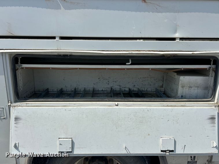 image for item FC5309 2005 International 4300 bucket truck