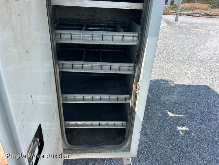 image for item FC5309 2005 International 4300 bucket truck