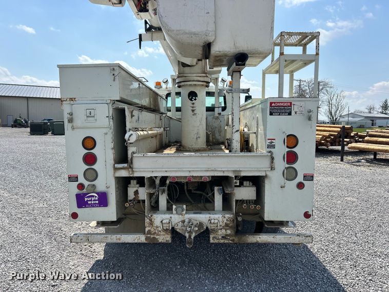 image for item FC5309 2005 International 4300 bucket truck