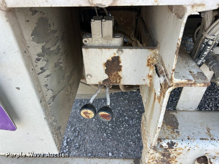 image for item FC5309 2005 International 4300 bucket truck