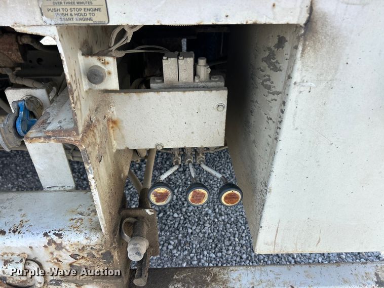 image for item FC5309 2005 International 4300 bucket truck