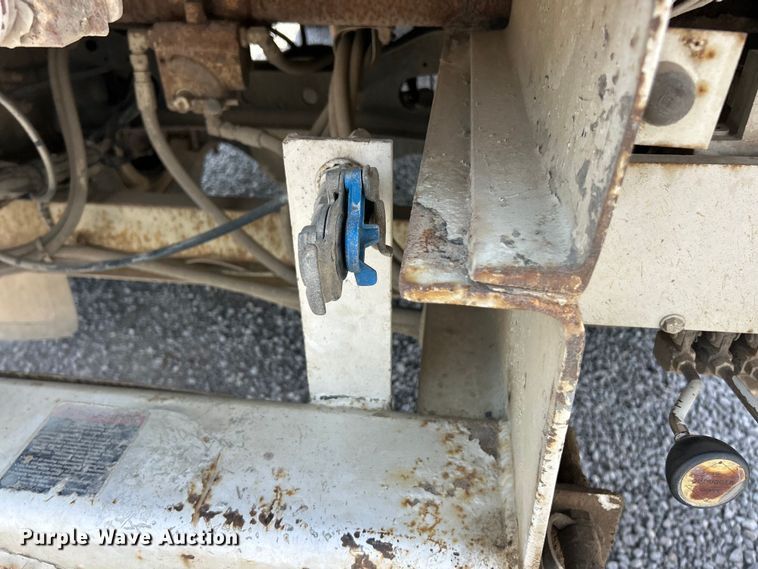 image for item FC5309 2005 International 4300 bucket truck