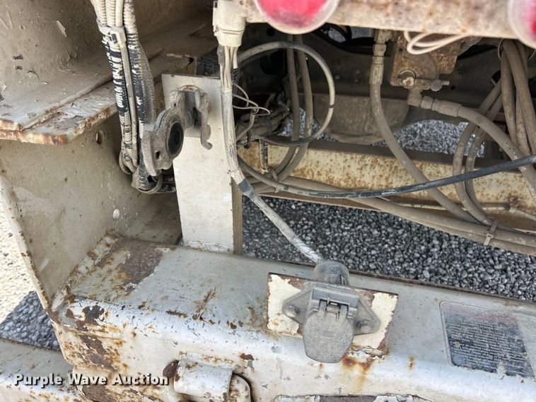 image for item FC5309 2005 International 4300 bucket truck