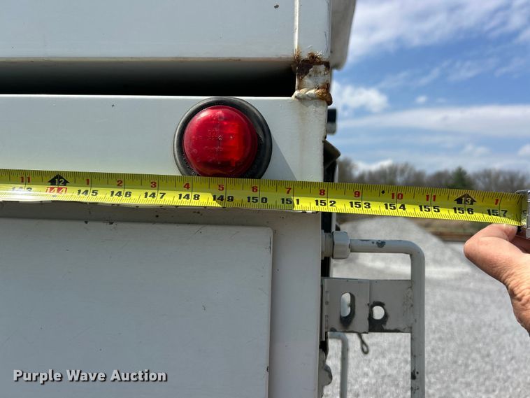 image for item FC5309 2005 International 4300 bucket truck