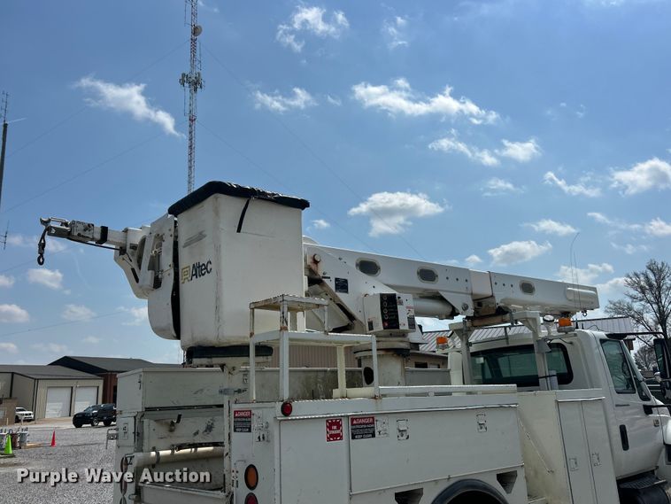 image for item FC5309 2005 International 4300 bucket truck