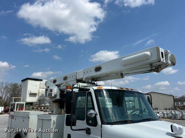 image for item FC5309 2005 International 4300 bucket truck