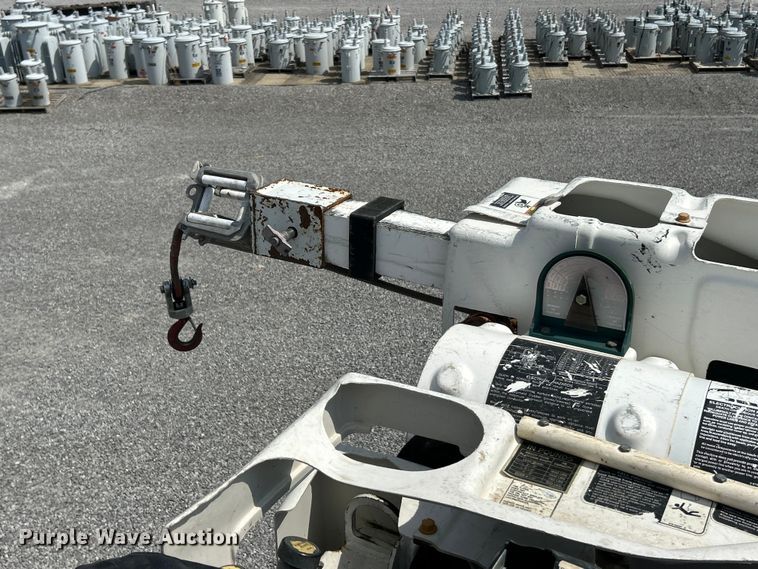 image for item FC5309 2005 International 4300 bucket truck