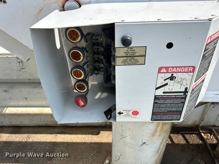 image for item FC5309 2005 International 4300 bucket truck