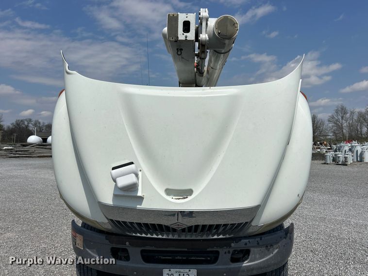 image for item FC5309 2005 International 4300 bucket truck