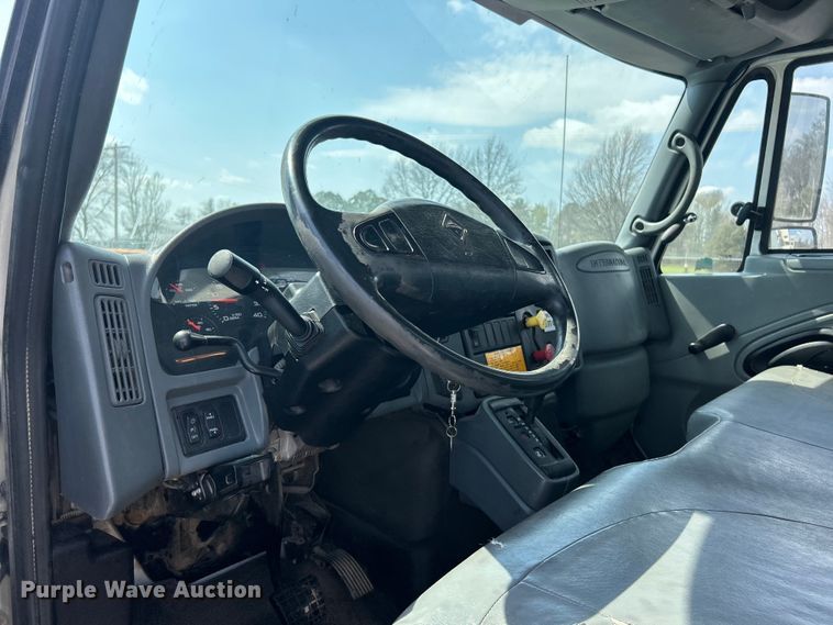 image for item FC5309 2005 International 4300 bucket truck