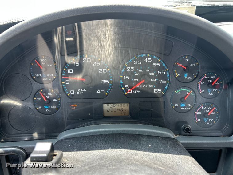 image for item FC5309 2005 International 4300 bucket truck