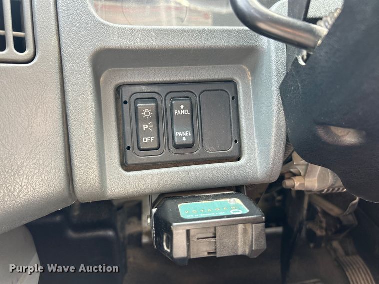 image for item FC5309 2005 International 4300 bucket truck