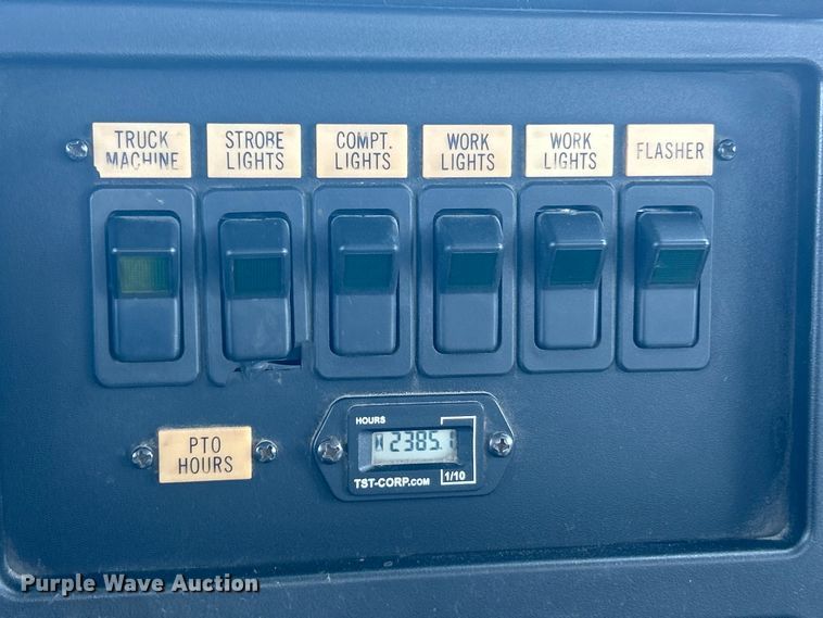 image for item FC5309 2005 International 4300 bucket truck