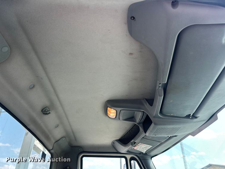 image for item FC5309 2005 International 4300 bucket truck