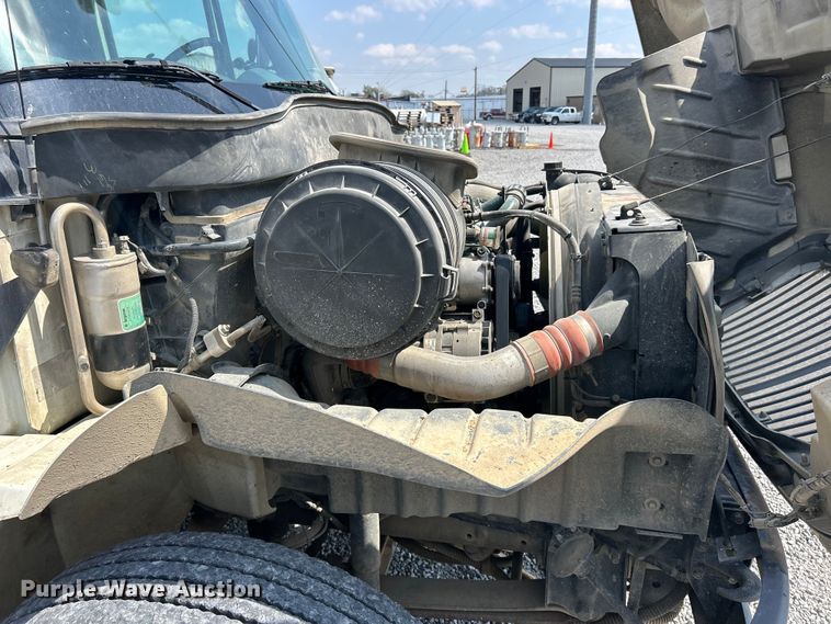 image for item FC5309 2005 International 4300 bucket truck