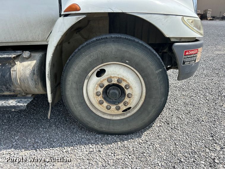 image for item FC5309 2005 International 4300 bucket truck