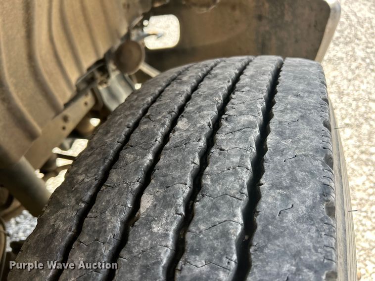 image for item FC5309 2005 International 4300 bucket truck