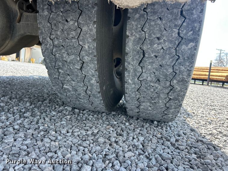 image for item FC5309 2005 International 4300 bucket truck