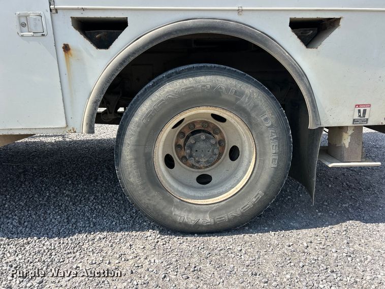 image for item FC5309 2005 International 4300 bucket truck