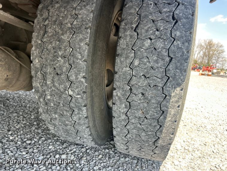 image for item FC5309 2005 International 4300 bucket truck