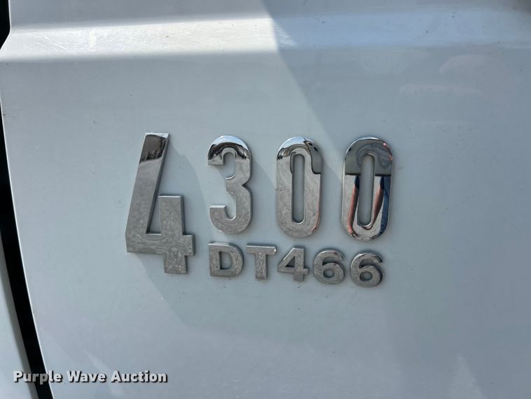 image for item FC5309 2005 International 4300 bucket truck