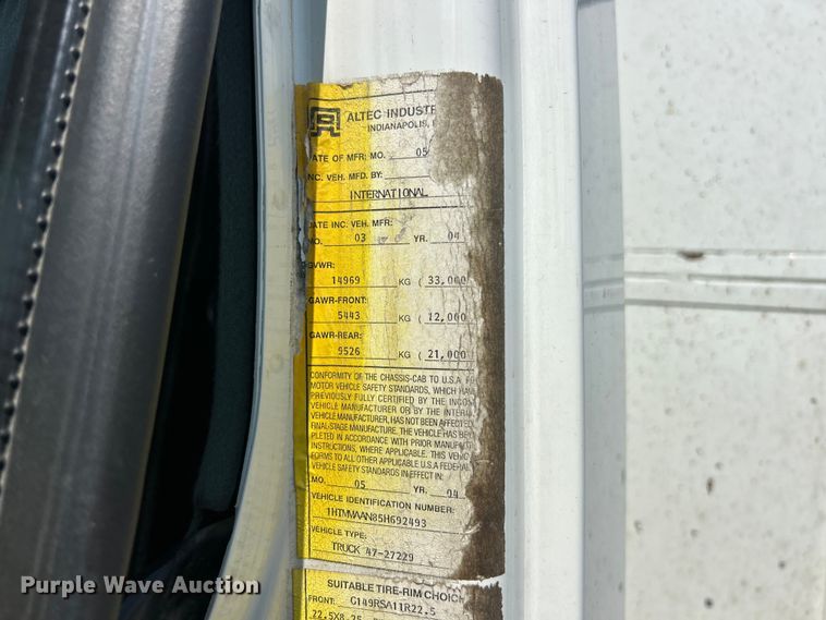 image for item FC5309 2005 International 4300 bucket truck